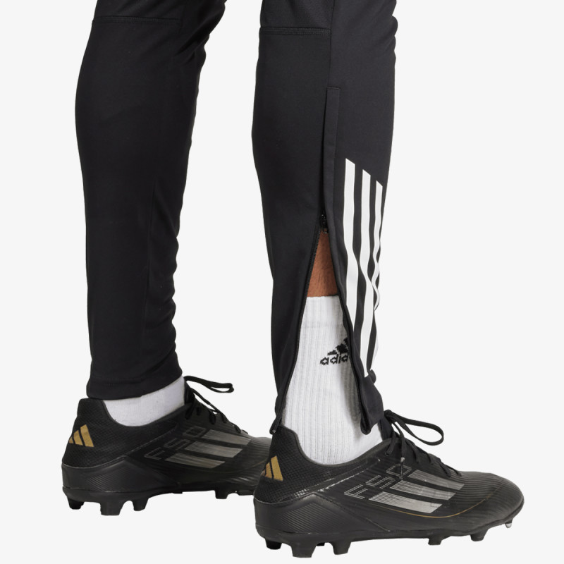 adidas Pantaloni de trening MUFC TR PNT 