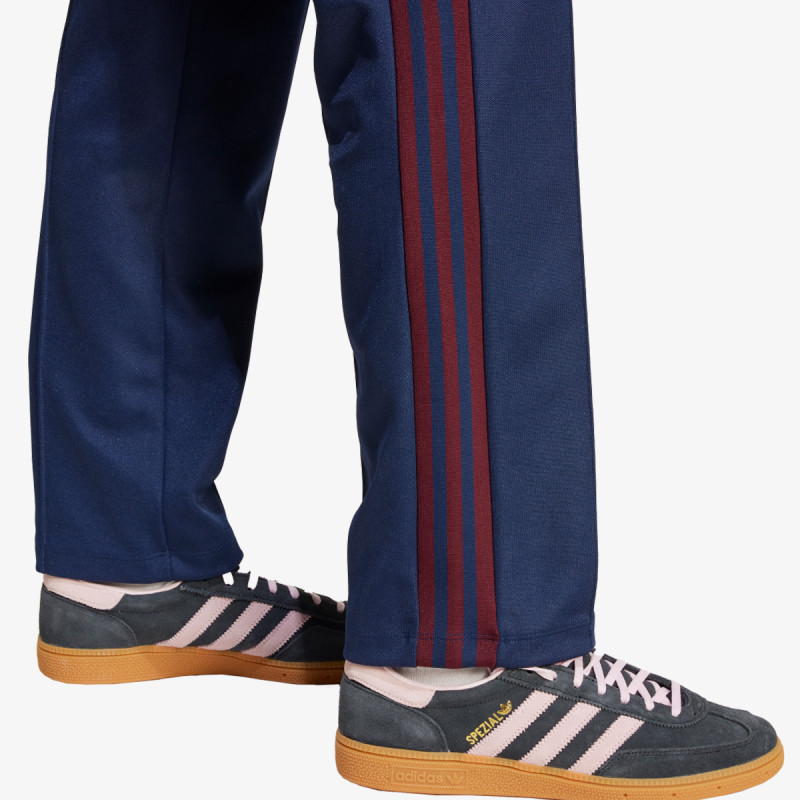 adidas Pantaloni de trening Graphic Crest 