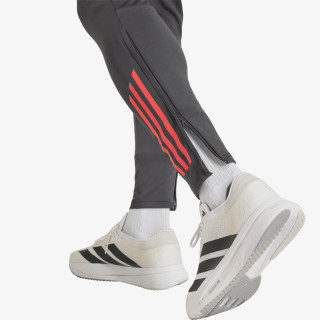 adidas Pantaloni de trening LFC TR PNT 
