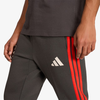 adidas Pantaloni de trening Audi Formula One Team DNA 