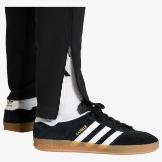 adidas Pantaloni de trening TT SW PNT 