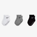Nike Sosete NHN CORE SWOOSH GRIPPER 