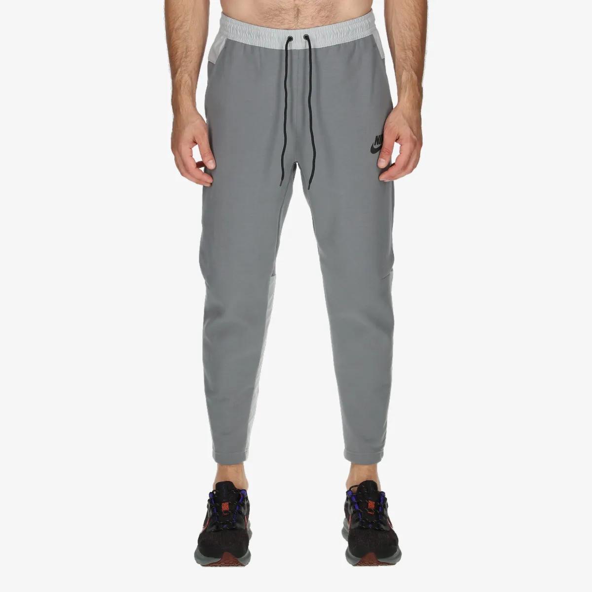 Nike Pantaloni de trening Sportswear Tech Essentials+ 