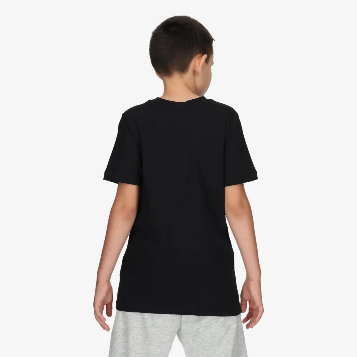 NIKE Tricou Sportswear Standard Issue Older Kids' (Boys') T-Shirt 
